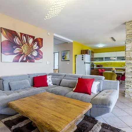 Διαμέρισμα Paradise View Τρογκίρ