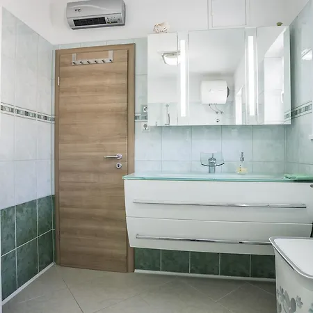 Paradise View Apartman *